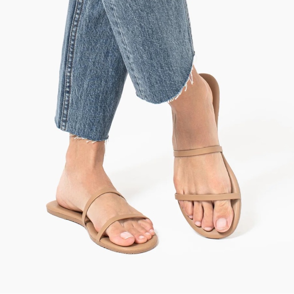 NWT TKEES Nude Sandals